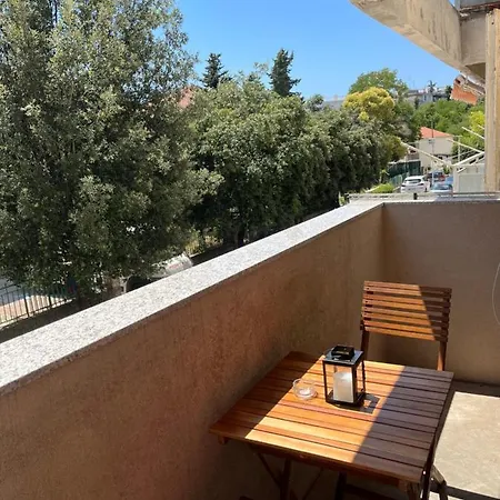 アパート Elvis ザダル